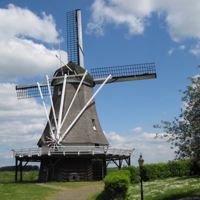 ikgeefnooitop's profile picture. Holland, ze zeggen: je grond is zo dras, maar mals zijn je weiden en puik is je gras, vet zijn je glanzende koeien. Holland, mijn Holland, ik vind je zo mooi!🐄