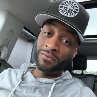 Seanptheghost's profile picture. You miss 100% of the shots you don’t take #LakeShow #HTTC