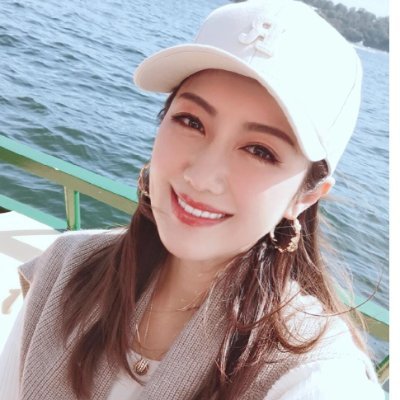 Robertj10513970's profile picture. Pet lover. Sports fan. Philanthropist. Healthcare and medical technology investor.  
Does not participate in promotional activities. Supports Trump. Retweets.