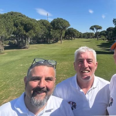 Savlinton's profile picture. Massive footie & Golf fan who loves to dance, game, gamble and drink cocktails! AVFC