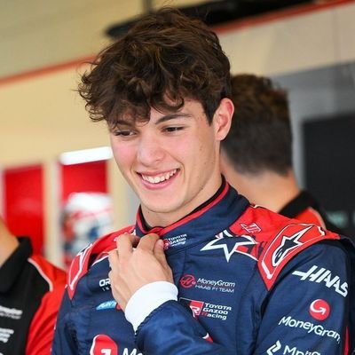 BradleyLFC24v3's profile picture. 