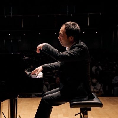 kazmatsuki's profile picture. ピアニスト松本和将公式アカウント。ヒラサオフィス所属。レコード芸術特選盤を含む24枚のCDをリリース。エリザベート王妃国際コンクール第5位、ブゾーニ国際コンクール第4位、日本音楽コンクール優勝。 YouTubeチャンネル https://t.co/ttQdqiAruw…