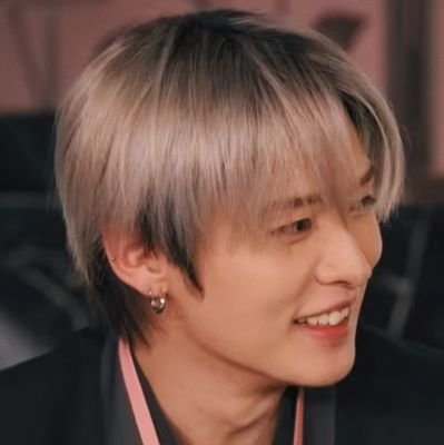 ctrlknow0325's profile picture. Live a Simple Life In a Complex World 🐰❤️
치코 푸딩 ㅠㅠ♡
#리노 #LeeKnow #LEEKNOW #リノ #李旻浩
#스트레이키즈 #StrayKids