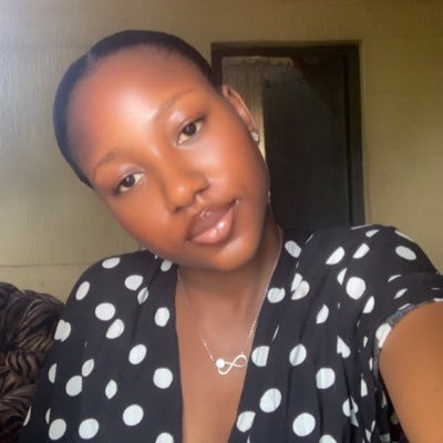 faveda12's profile picture. Sun-kissed soul with a moon-lit mind 🌸Creative writer | Artist | Historian