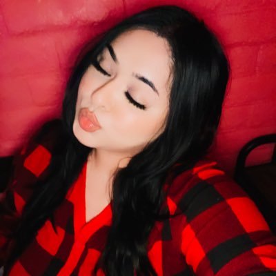 sparkled_lips's profile picture. If you’re looking for me you know you can find me following the sun ☀️