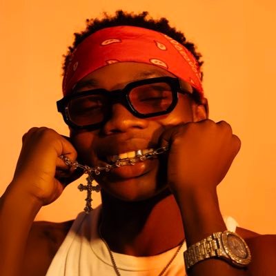 iam_phalill's profile picture. singer/songwriter🎙|soft boi🍫|IT'S GOING🛞⚡️|the storm's coming.🌪