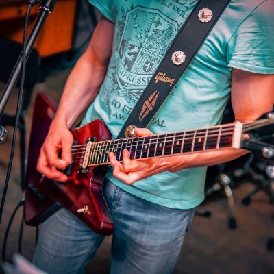 toji_nkd's profile picture. Vibing with Gracie Abrams 🎶