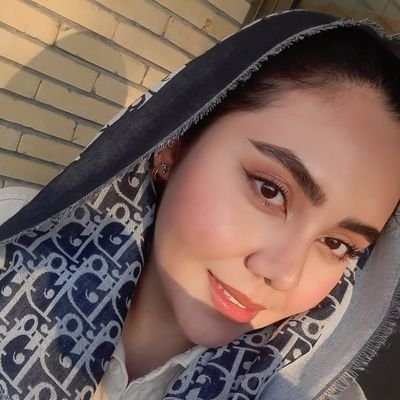 i7ahra's profile picture. سعیمو میکنم برای خودم کافی باشم/توییتامو جدی نگیر