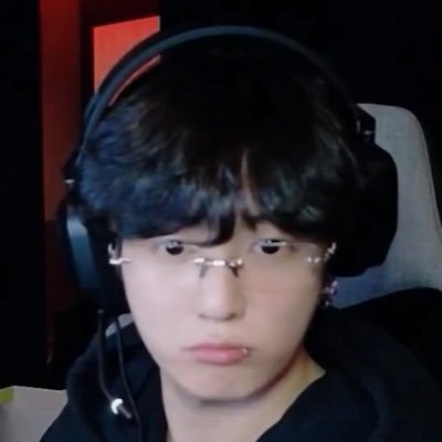 MidnightwMoonz's profile picture. 