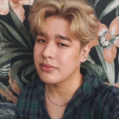 lgspixoxo_'s profile picture. ©1999 | i'm making new chapters, hope it won't burn