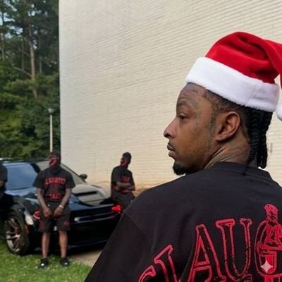 rhellzgotwavy's profile picture. Stoic.