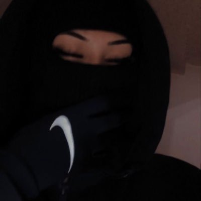 iSnortSweets's profile picture. As long as I don’t tell them how I feel they’ll remain in my life. But the moment I fall in love I lose them completely.