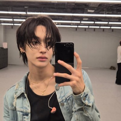 yngtu144215's profile picture. wbbbbb