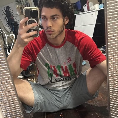 DrelicY64846's profile picture. Unhinged account: @hornyasfuckkk04