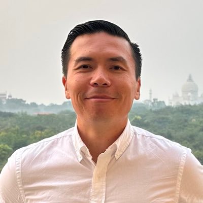 adammcroom's profile picture. doing cog sci, jazz sax, dog dad things 🍉