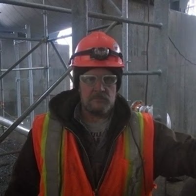 mikfeaa's profile picture. 