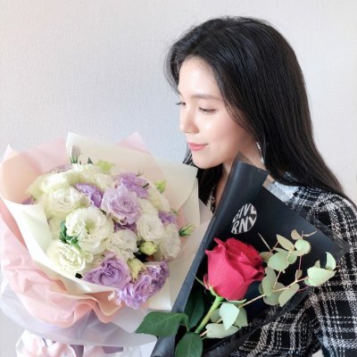 WangXinyi985's profile picture. The mood is like a rainbow, with good colors every day.