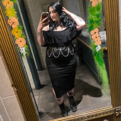 ch0keonthis's profile picture. #blacklivesmatter • #FreePalestine 🍉 • she/her • Lloyd 🖤🏴󠁧󠁢󠁷󠁬󠁳󠁿 • twenty seven •