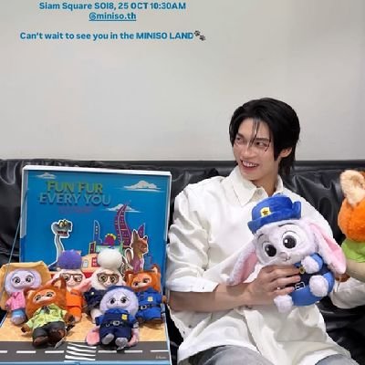 brightwin121995's profile picture. 