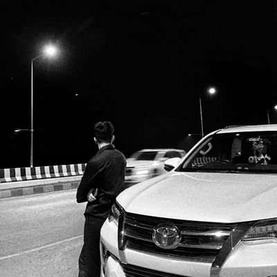 crownprince0010's profile picture. 📍Pink city 🌆
🎸 Guitar
📖 Novels
💸 Cash