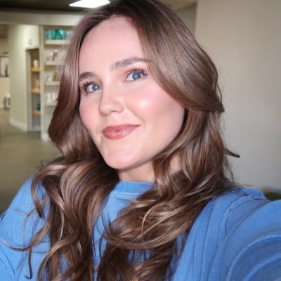 aligatorita's profile picture. PR for tech startups and venture firms @sbs_comms. Probably taking pictures of Honey. 🐶 Usually have a @drinkpoppi in hand. Always listening to @ABBA. 🪩