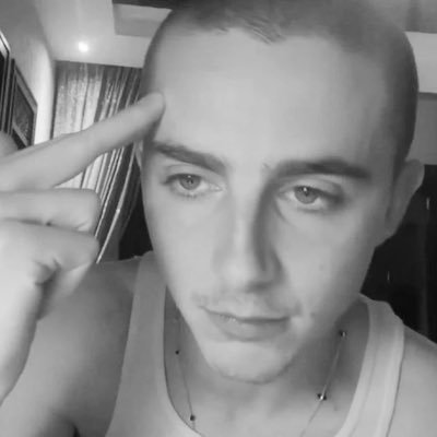 arandomgodonx's profile picture. 