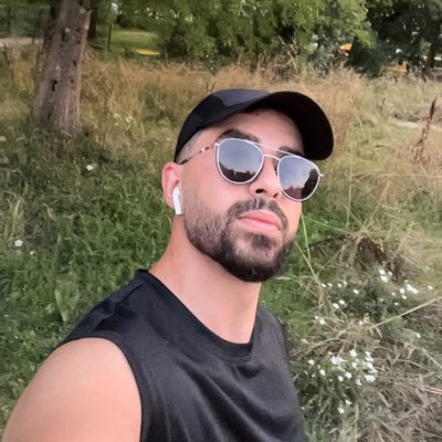 Hamzamik162733's profile picture. 