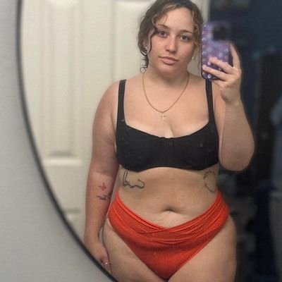 oluwafifeA's profile picture. write me I will write you back