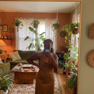 theecurvequeen's profile picture. Made in His Image❤️