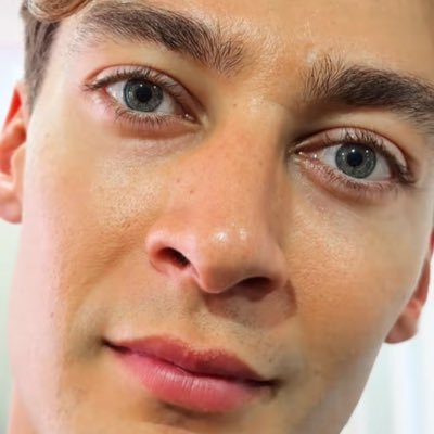 jayscoolpplpriv's profile picture. @p81epiastri unhinged| what happens in Vegas (the priv) stays in Vegas (the priv)| she/her