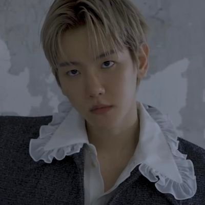 paradiseexo_12's profile picture. 🎸