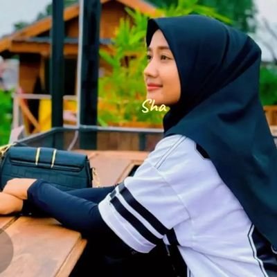 FalishaHerawati's profile picture. 'Ilmu adalah cahaya,yg Allah tdk berikan pd org suka bermaksiat.

'Aduwwun 'aaqilun khoirun min
shodiqin jaahilin'.....