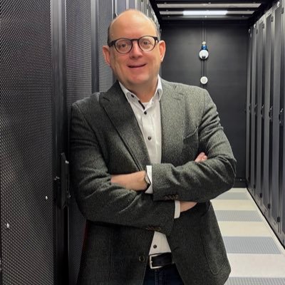 sderkx's profile picture. Systemec-IX, Datacenter Venlo & Nettetal, Geleen, Düsseldorf, Internet Service(s)Provider, Glasfiber, Security, Cloud #yourdatewithdata #yourdatewithadatacenter