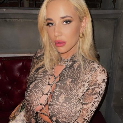 Chandawhit14131's profile picture. 