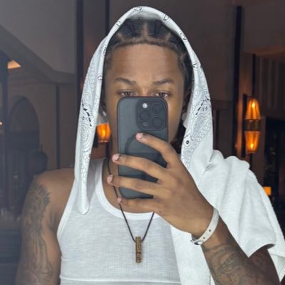 fucmeonthtmoney's profile picture. EM$$