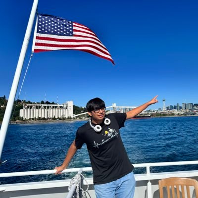 sanskaronex's profile picture. Student with seven colors!!