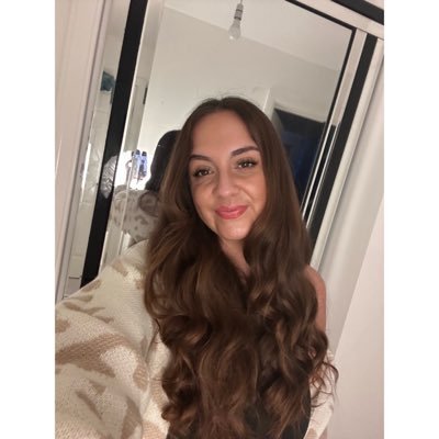 __chloooo's profile picture. 26, Glasgow 🤍 Insta _chloooo