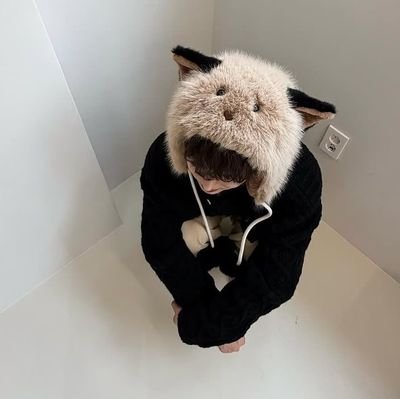 twinjoju's profile picture. oomf that eats (literally) | 19