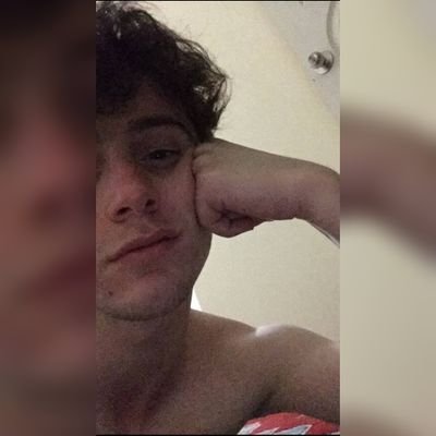 bengulemiyorum's profile picture. 4x dünya şampiyonu emekli F1 pilotu profesyonel halı saha topçusu bazenleri aşk böceği