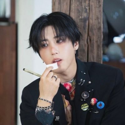 skz_straystays's profile picture. 25 ✷🐰, 🐿️ & 🐺 ults / ot8 / BriRacha ♡ ur fav menace to society / ENFP ☆ 18+ • skz talked about twerking bc of me / i have the most viral skz post?