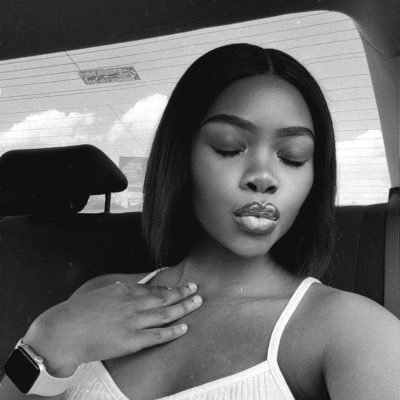 zanele_nkonki's profile picture. Instagram: zanele.nkonki & TikTok: zanelenkonki 🫶🏾