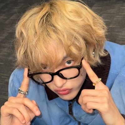 riizingbin_0302's profile picture. 