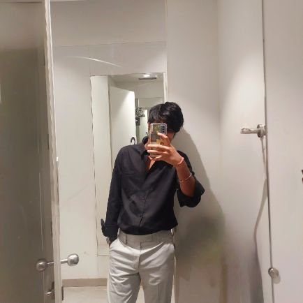 RuPaul23's profile picture. Just a random engineer.