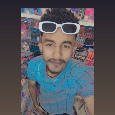 folk_30's profile picture. Always pretend to have a simple smile on your face, the subconscious can't distinguish between the truth and the fake, so smile