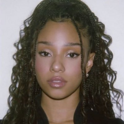 manoniverse's profile picture. 