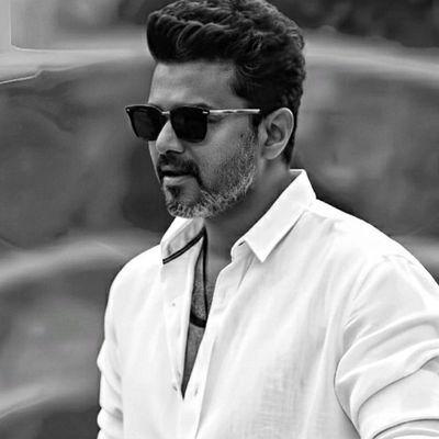 KarthikeyanVi19's profile picture. Thalapathy veriyan 🔥🤩 || CSK 💛💫 || Roman Reigns ☝️🩸💪