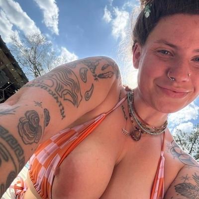 challoteparker2's profile picture. 