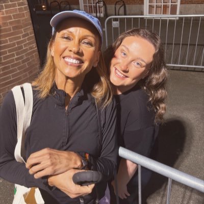 Jadeloux_'s profile picture. living my best life,that’s all! 👠