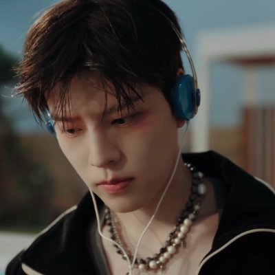 mmomentssz's profile picture. inactive for now  . . ⠀ : ⠀ ★ ⠀filo.    |      i'm Mia