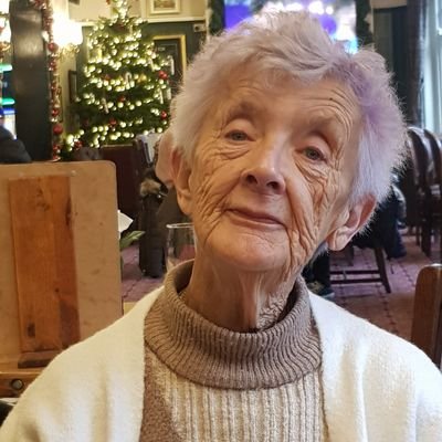 lesm71's profile picture. Make time for things that matter, tomorrow is never promised, always know your worth, don't be a dickhead👌